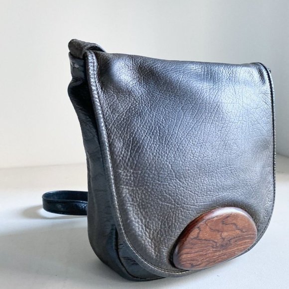 Vintage Dark Brown Leather Oval Unique Crossbody w Wood Detail - Picture 4 of 12